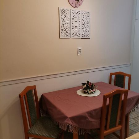 Malomszeg Apartman Печ Екстер'єр фото