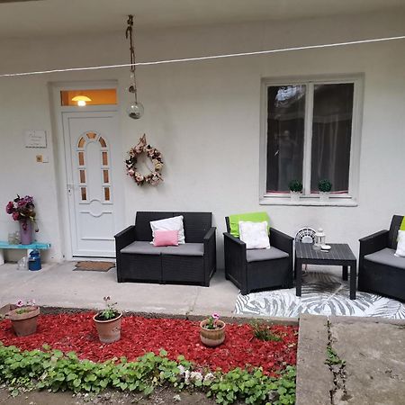 Malomszeg Apartman Печ Екстер'єр фото
