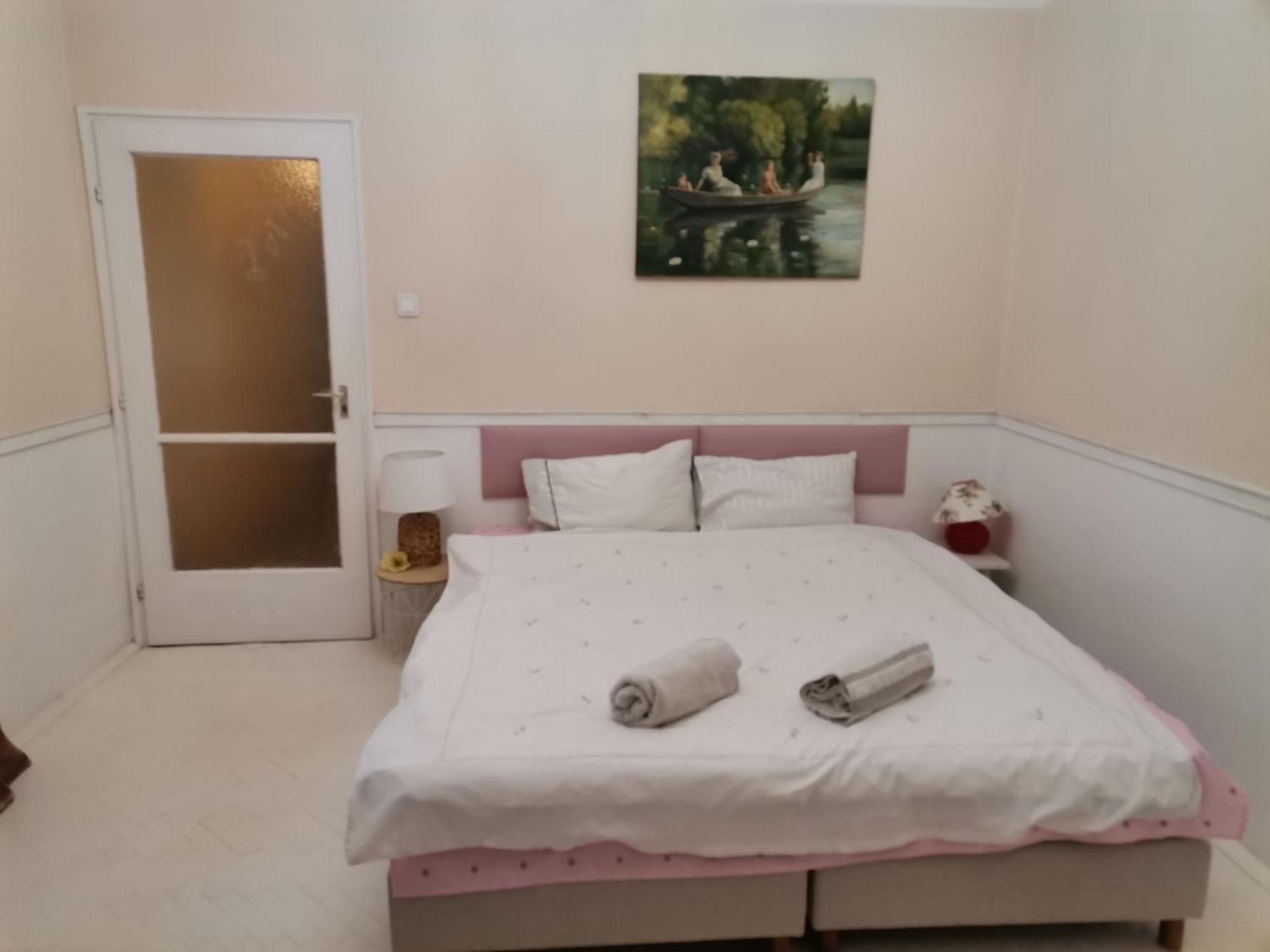 Malomszeg Apartman Печ Екстер'єр фото